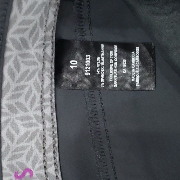 3/$45 NWOT Quick dry moisture wicking capris - Picture 3 of 7